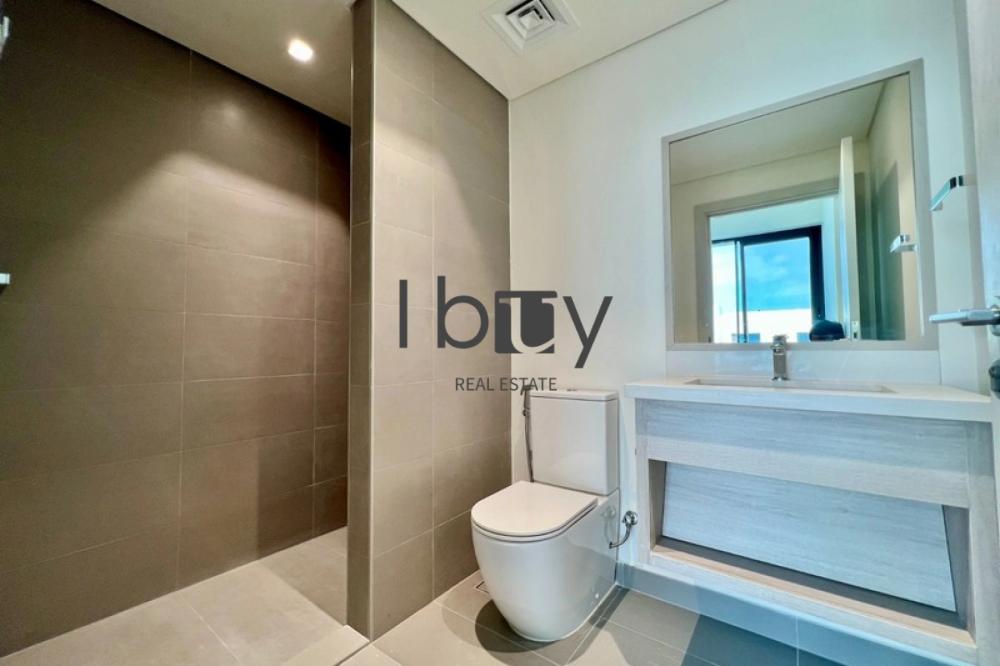 Near Park| Ready To Live In | Well Kept| Landscape