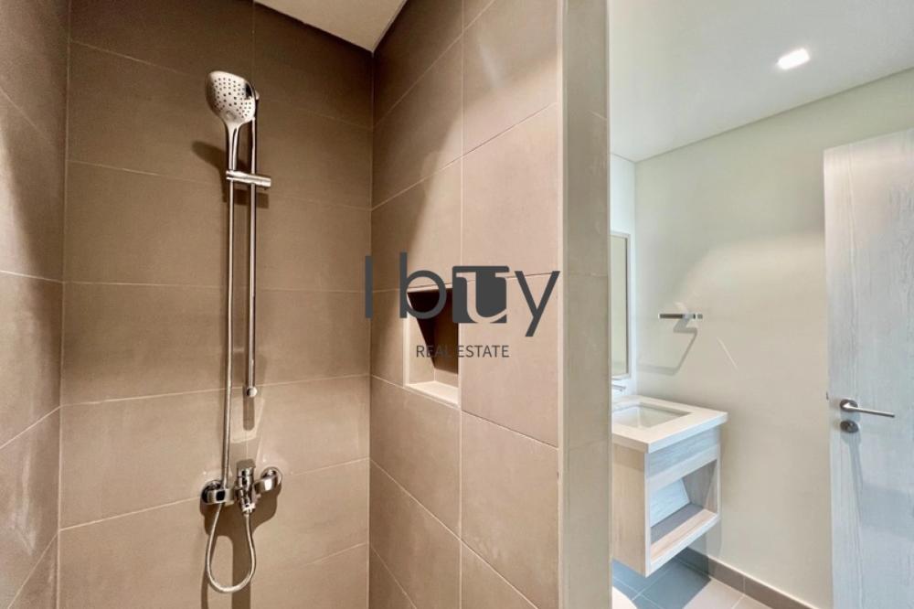 Near Park| Ready To Live In | Well Kept| Landscape