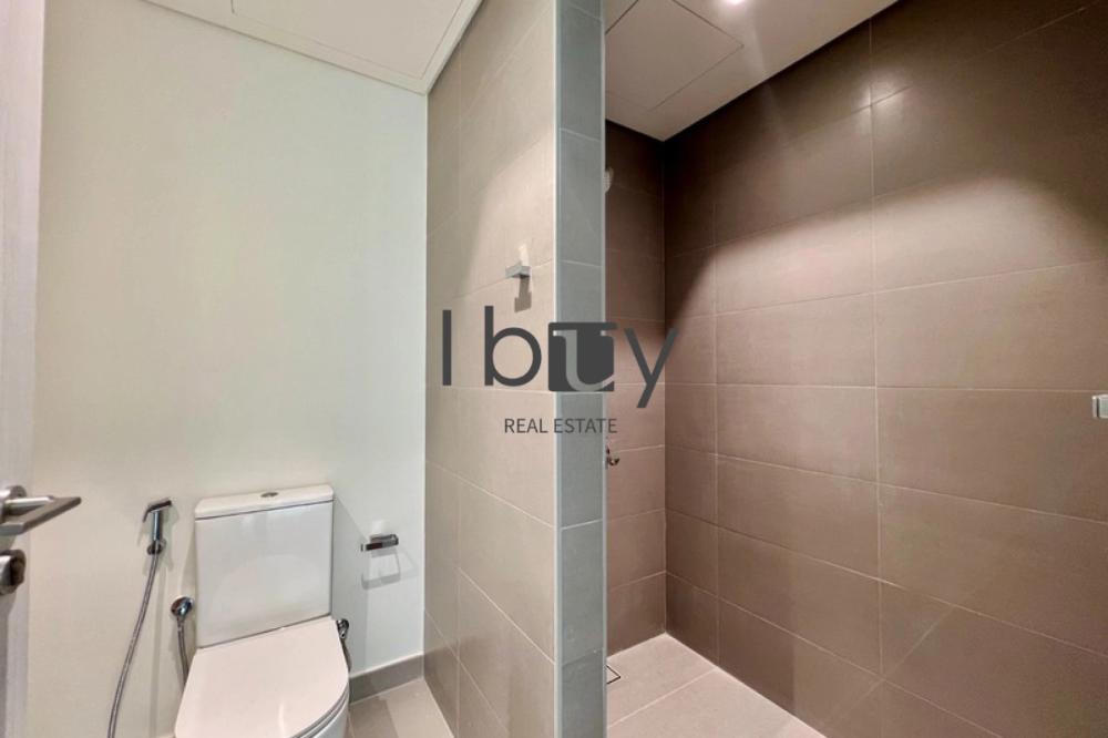 Near Park| Ready To Live In | Well Kept| Landscape