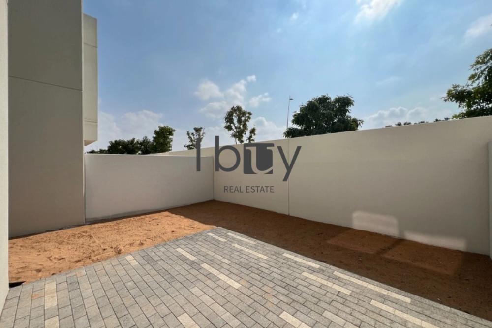 Near Park| Ready To Live In | Well Kept| Landscape