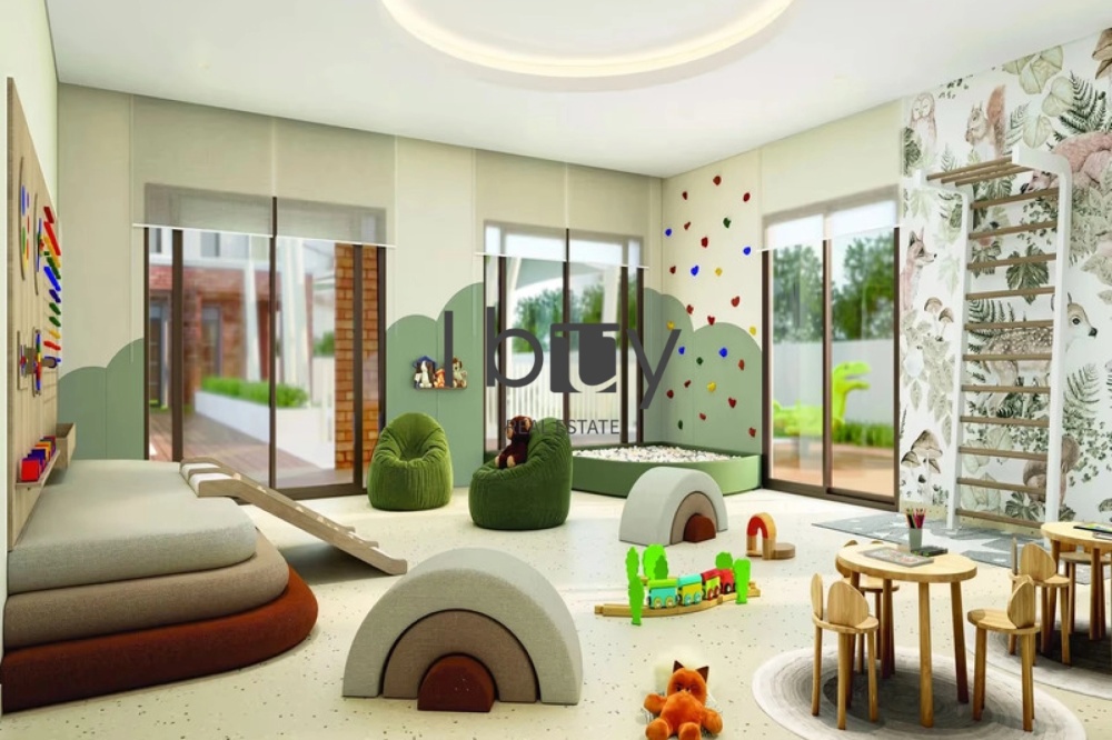 Granada | Maids Room | Corner Unit | Near Amenities |