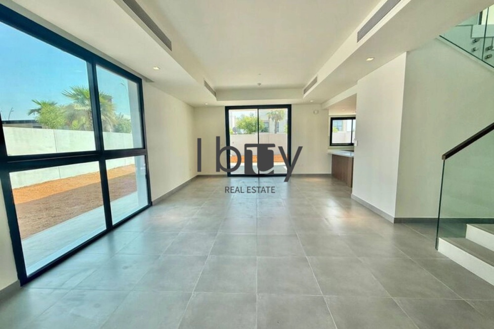 Corner Unit | Facing Park | Best Deal | Prime Area