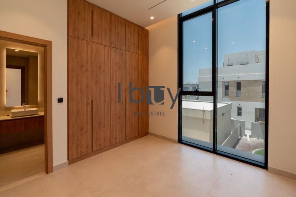 Luxurious Villa | Massive Layout | High Privacy |
