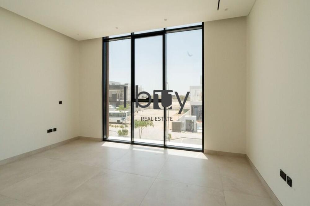 Luxurious Villa | Massive Layout | High Privacy |