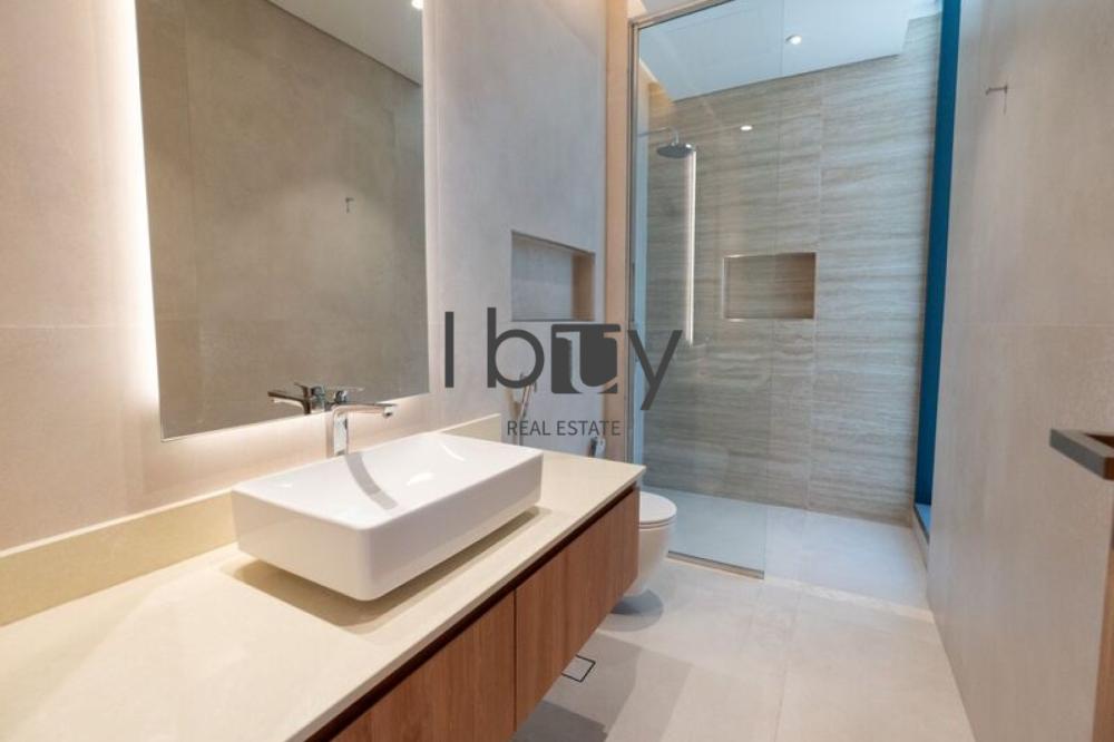 Luxurious Villa | Massive Layout | High Privacy |